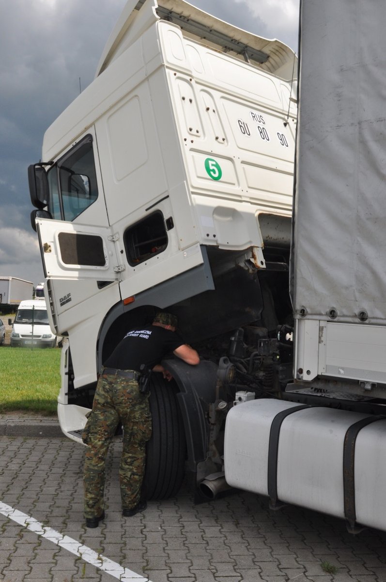 Podejrzana ciężarówka zatrzymana na granicy