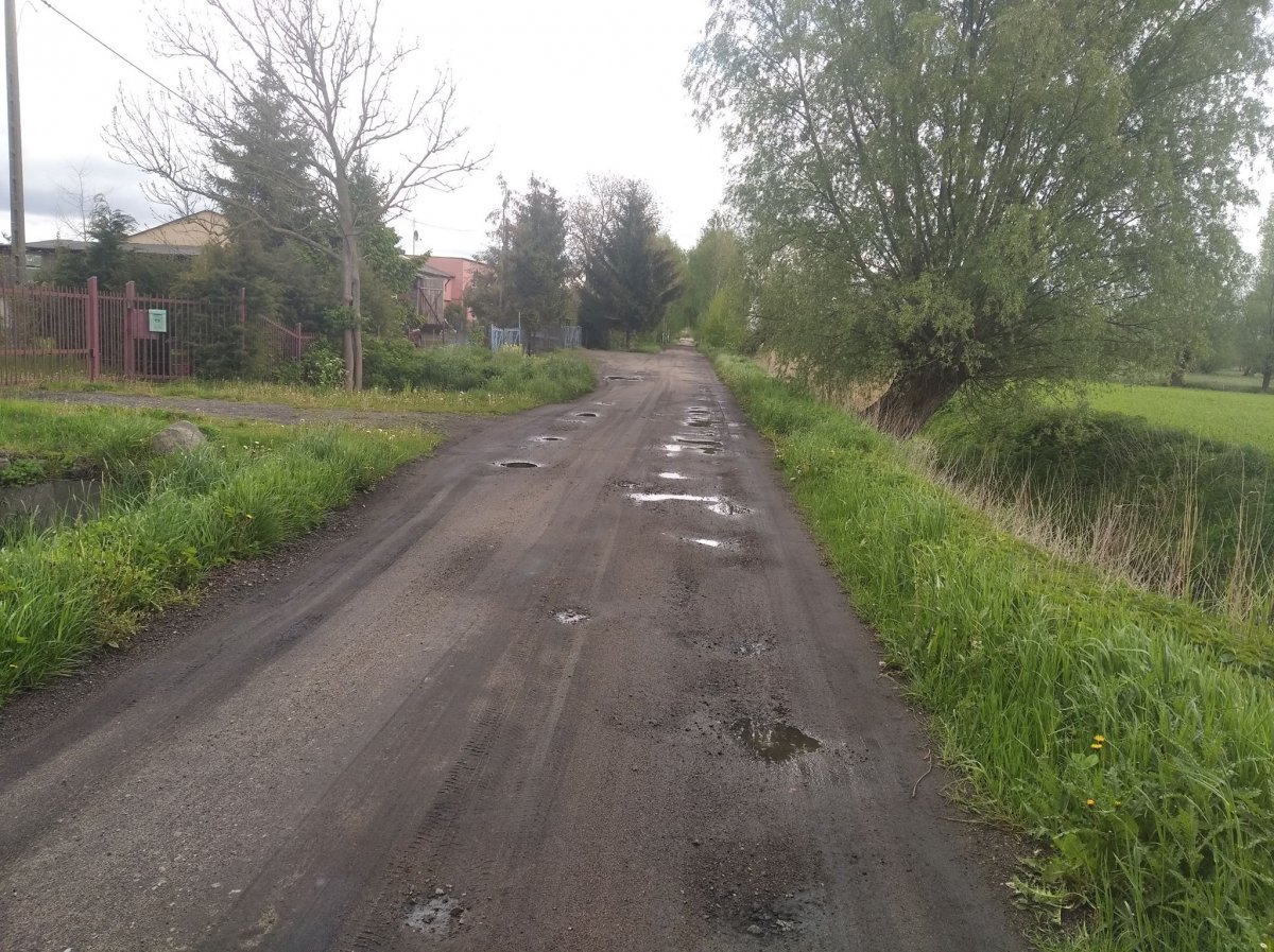 To przez nią czują się zapomniani [ZDJĘCIA]