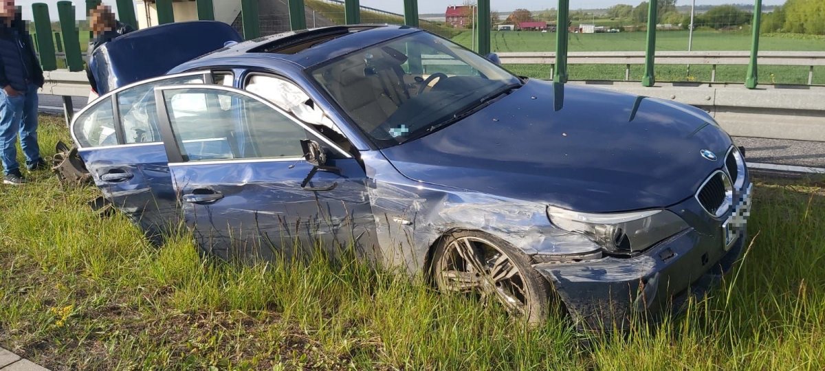 Wiózł znajomych nad morze, dojechali tylko do Elbląga [ZDJĘCIA]