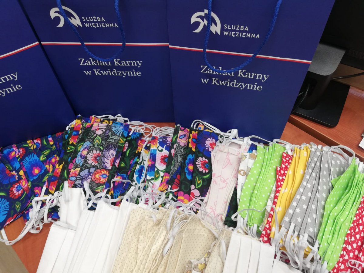 Ponad 700 maseczek od Służby Więziennej [ZDJĘCIA]