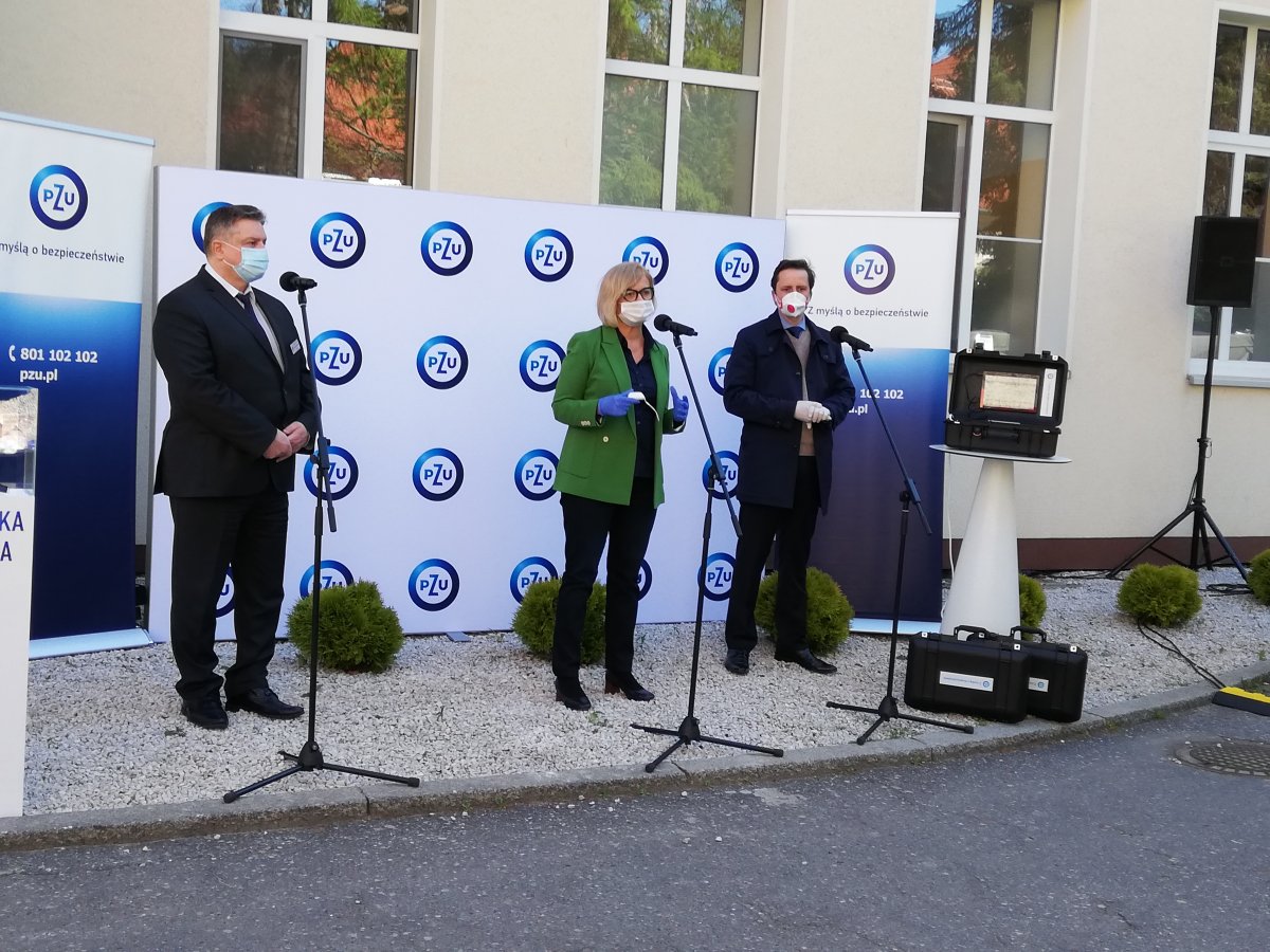 Opaski, które pomagają w walce z koronawirusem