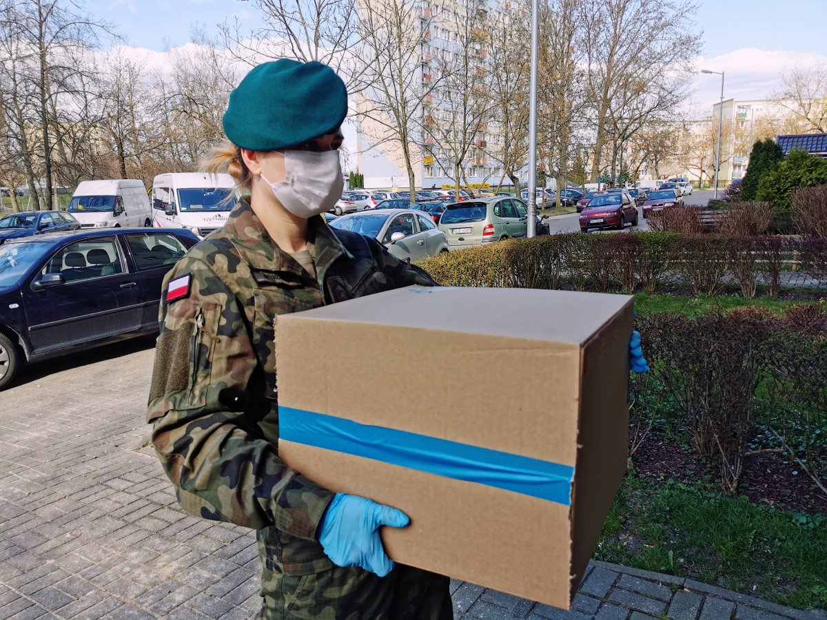 Bezcenna pomoc podchorążych [ZDJĘCIA]