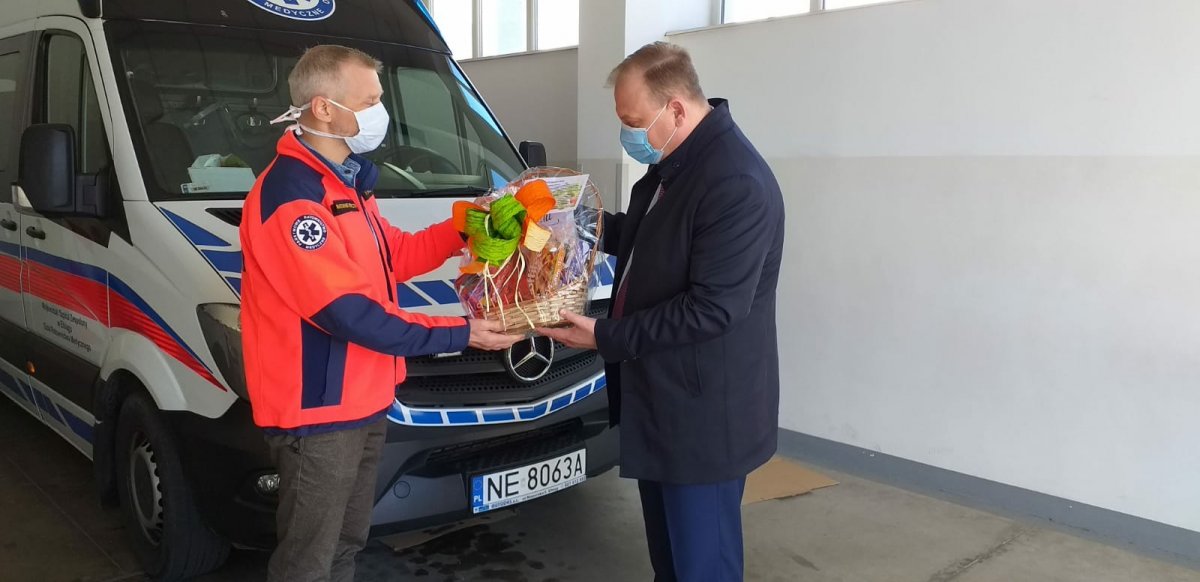 Michał Missan i Witold Wróblewski z życzeniami dla medyków