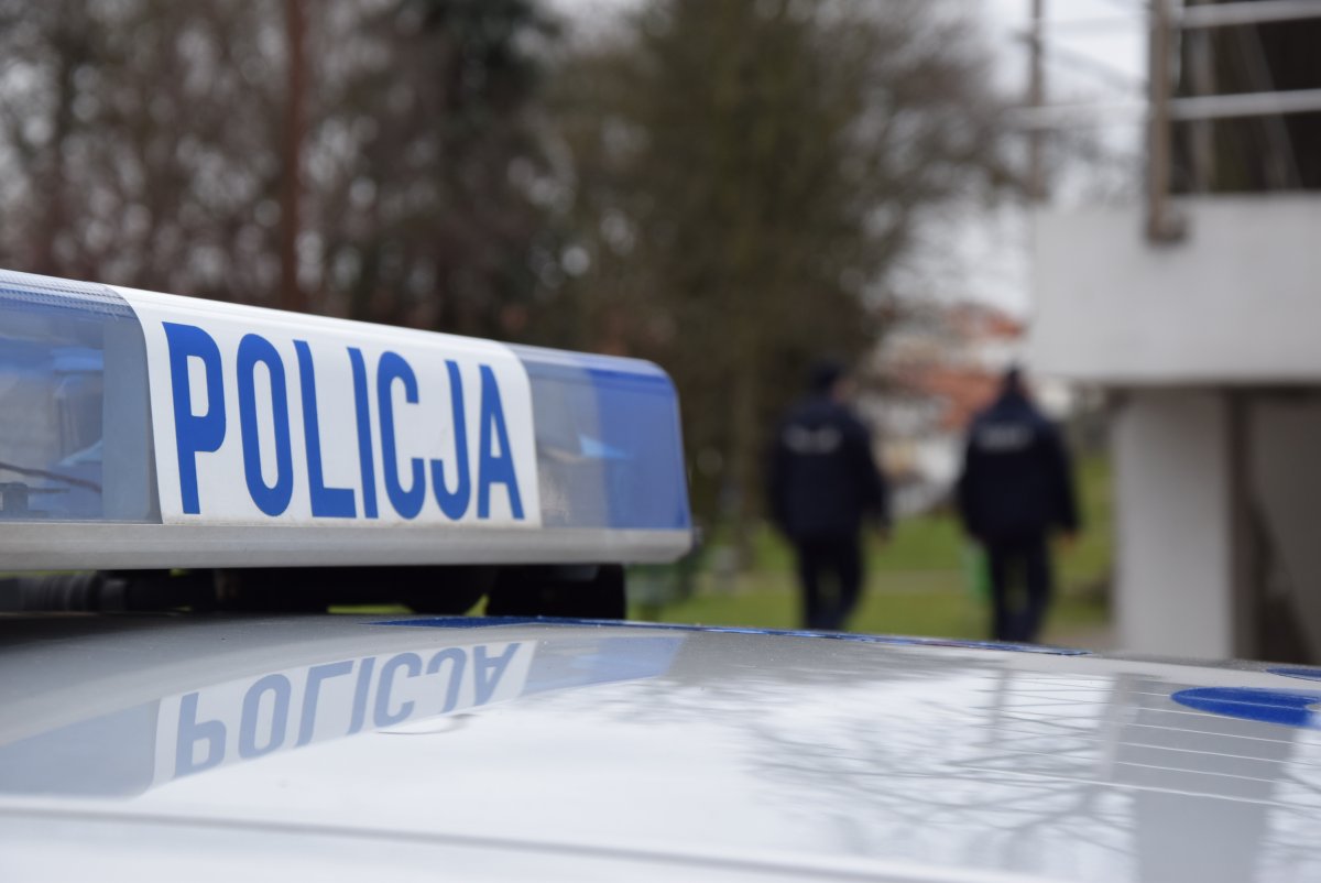 Groził przechodniom, że ich zarazi. Interweniowała policja
