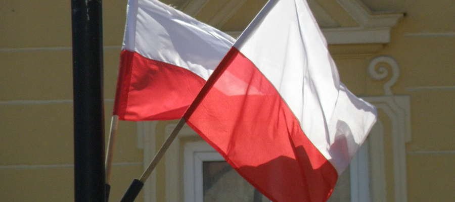 Komu w Elblągu przeszkadzają polskie flagi?

