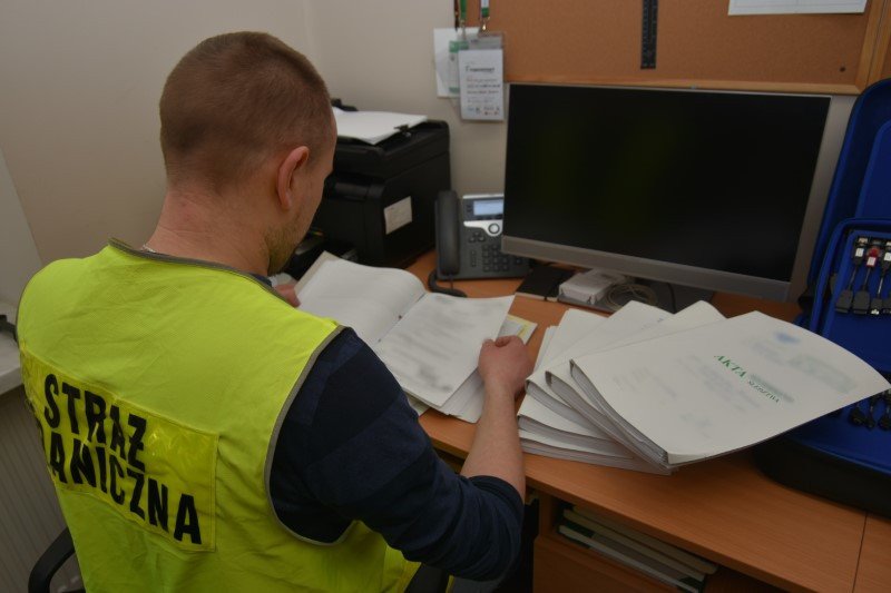 Podrabiała Chińczykom dokumenty legalizujące pobyt i pracę