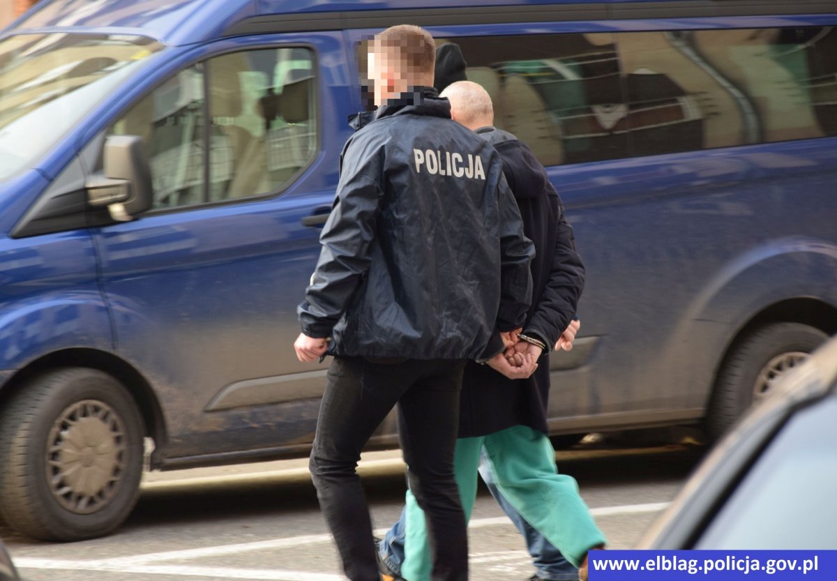 Zastraszyli pracownicę kolektury i ukradli pieniądze