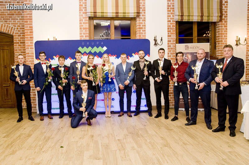 KTO NAJPOPULARNIEJSZYM SPORTOWCEM?