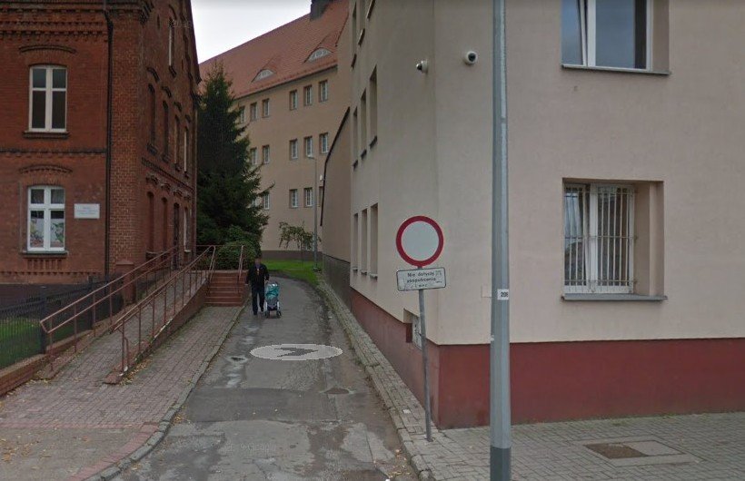 Jadą „na zakazie” i narzekają na… niebezpieczeństwo