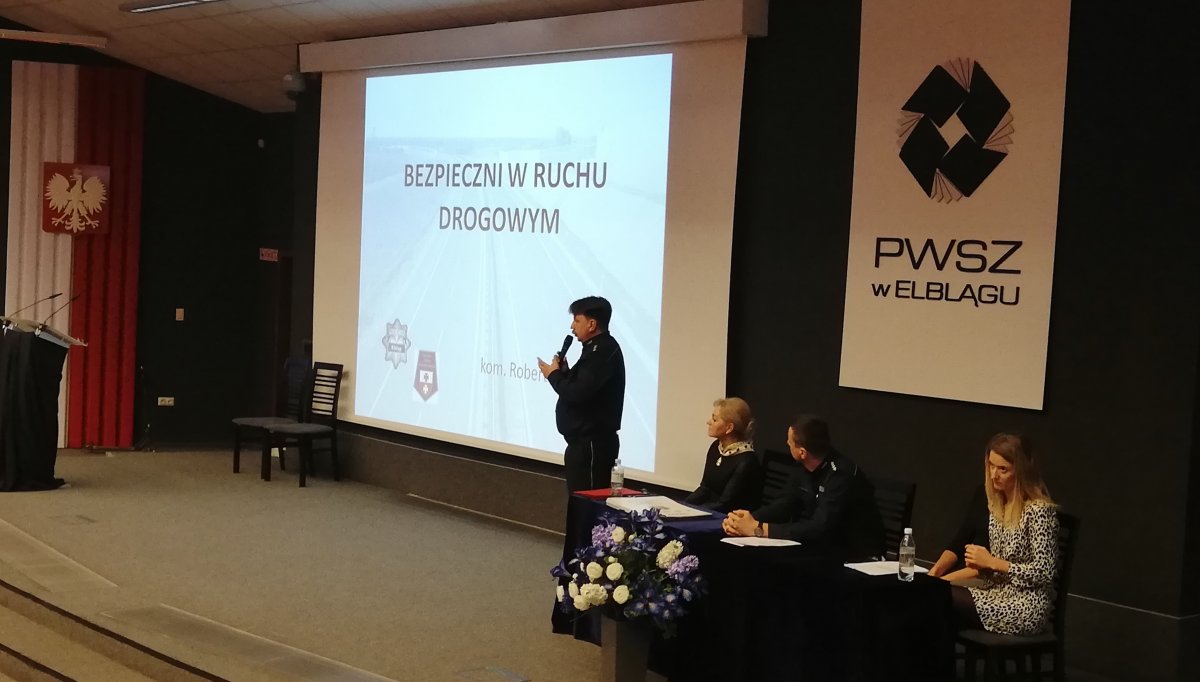 Bezpieczna przestrzeń w ruchu drogowych - debata społeczna 
