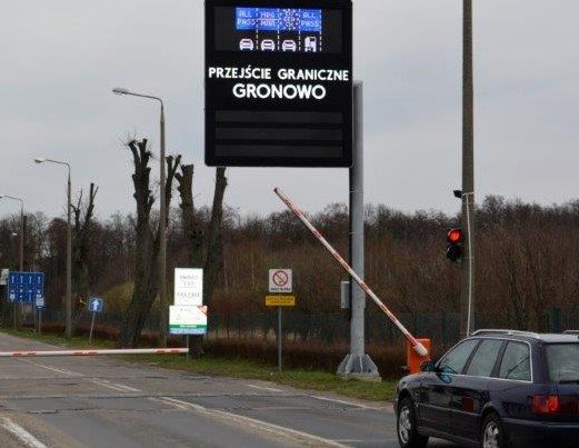 Wstrzymana odprawa na przejściu granicznym w Gronowie