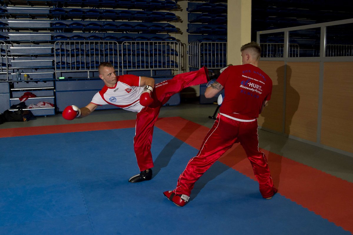 Miałem być dyrektorem banku, jestem strażakiem i kickbokserem – rozmowa z Adrianem Durmą