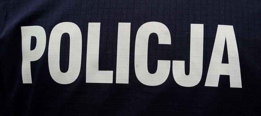 Kierował bez uprawnień, a w kieszeni miał skręta z marihuany