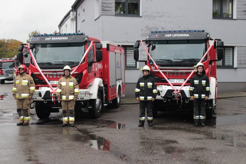 Uroczyste przekazanie pojazdów pożarniczych [ZDJĘCIA]