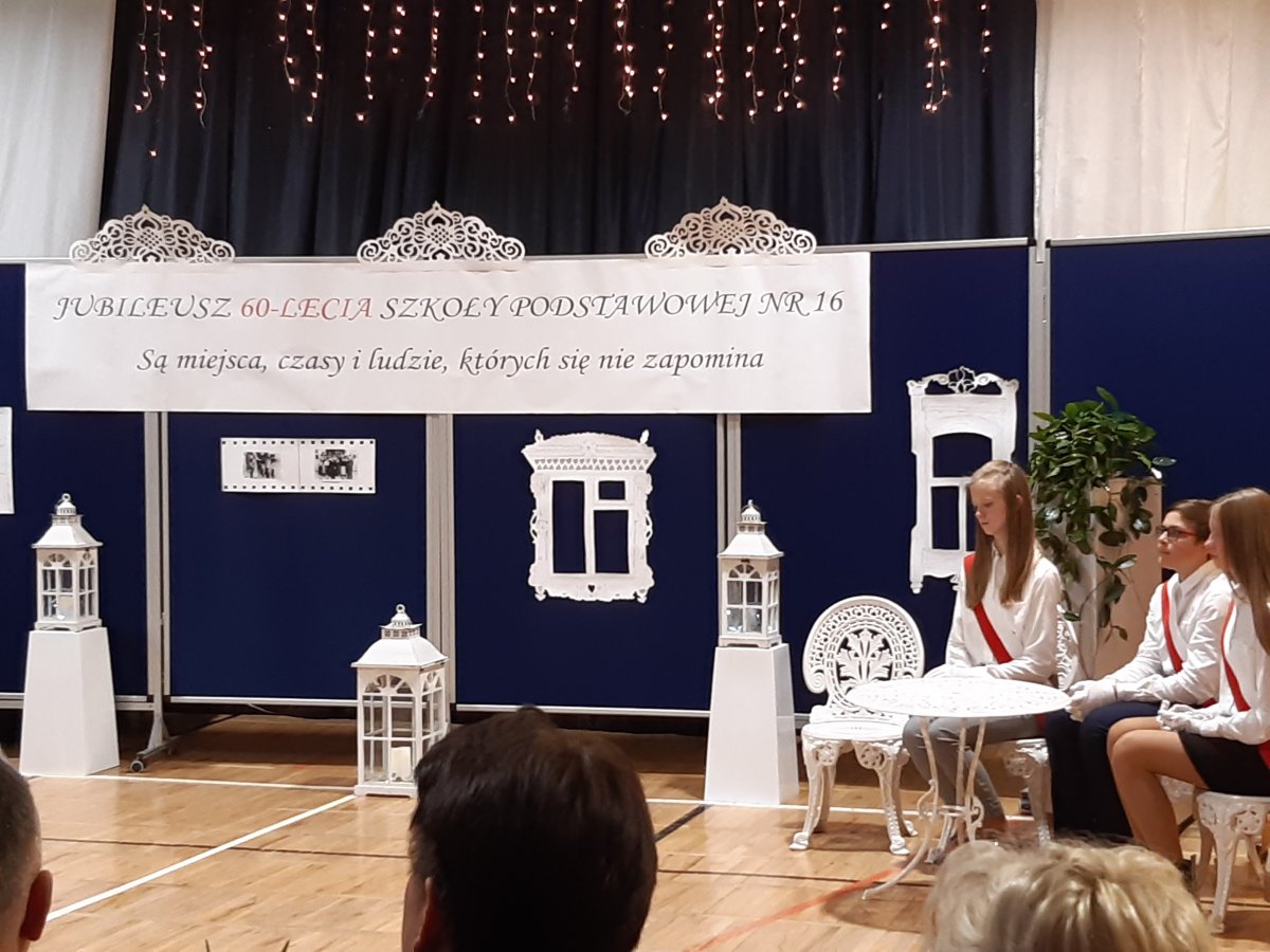 Szkoła Podstawowa nr 16 ma już 60 lat! [ZDJĘCIA]