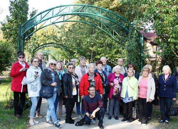 Seniorzy sfotografowali starówkę i park