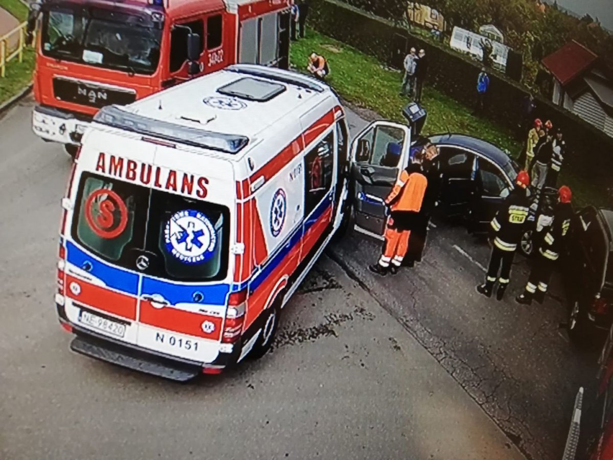 Wymusiła pierwszeństwo. Spowodowała kolizję