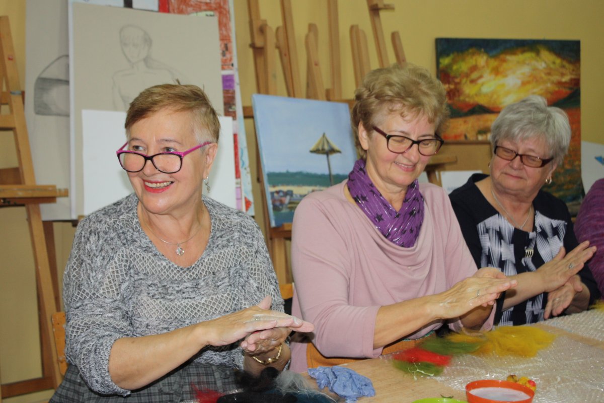 Seniorzy wzięli udział w międzynarodowych warsztatach fotograficznych