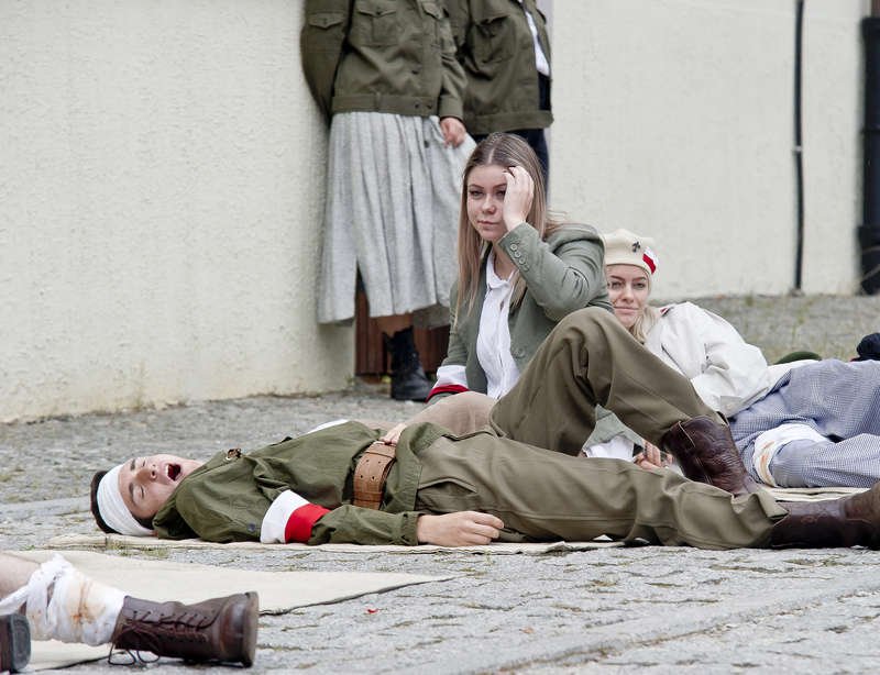 Zobaczyliśmy, jak wyglądało „normalne” życie podczas powstania warszawskiego? [ZDJĘCIA]