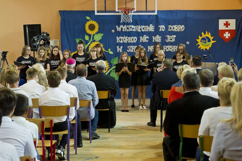Naukę rozpoczęło 17 tysięcy uczniów z Elbląga [ZDJĘCIA]

