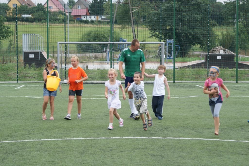 Setki tysięcy trafi do gmin regionu by dzieciom lepiej się ćwiczyło

