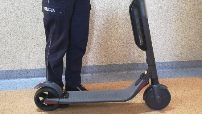 Policja radzi jak korzystać z elektrycznych hulajnóg

