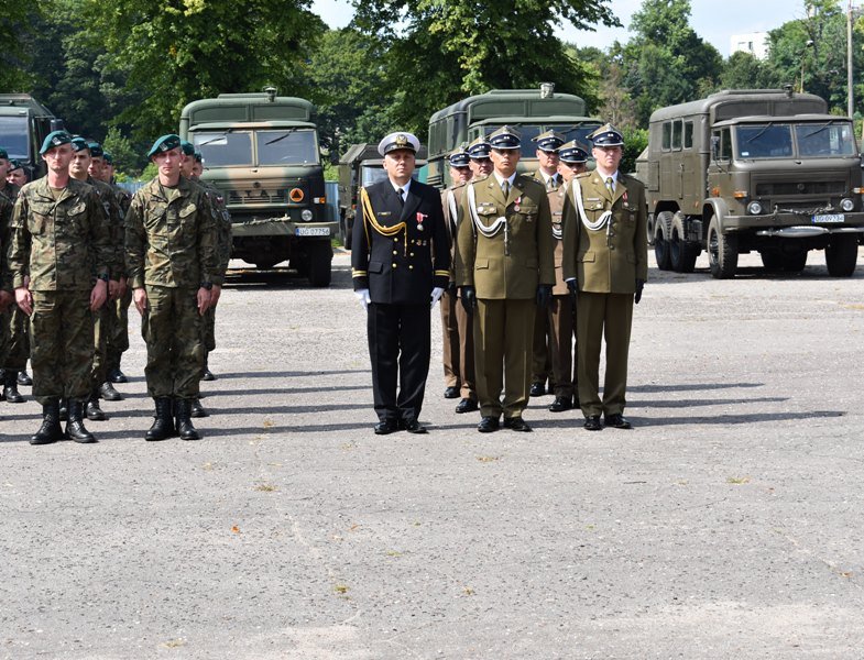 Nowi oficerowie w 16. Pułku Logistycznym