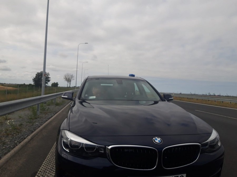 Pijany, bez prawka, niesprawnym audi jechał S7. „Zdradziła” go komórka

