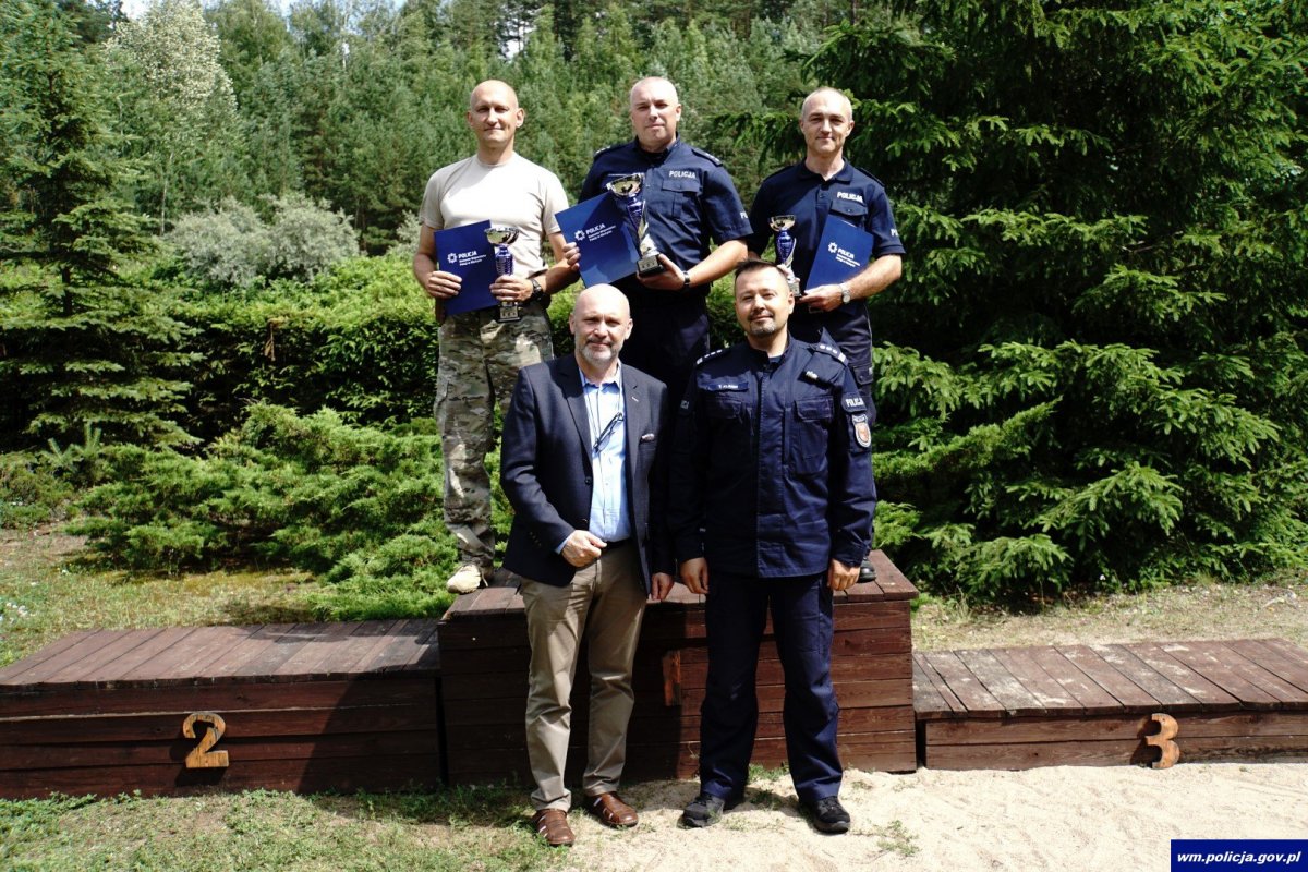 Policjant z Elbląga najlepszym strzelcem na Warmii i Mazurach