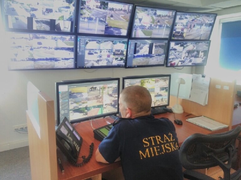 Czujne oko operatora miejskiego monitoringu 