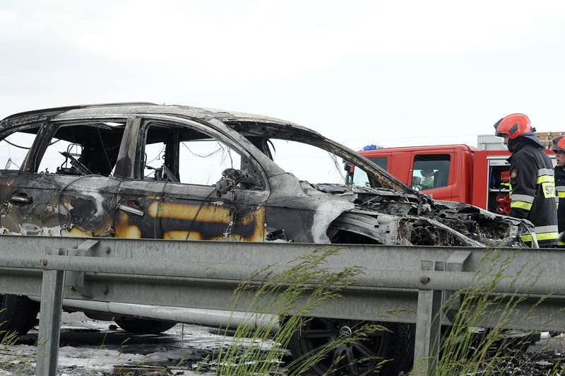 Pożar na S7, audi spłonęło doszczętnie [ZDJĘCIA]