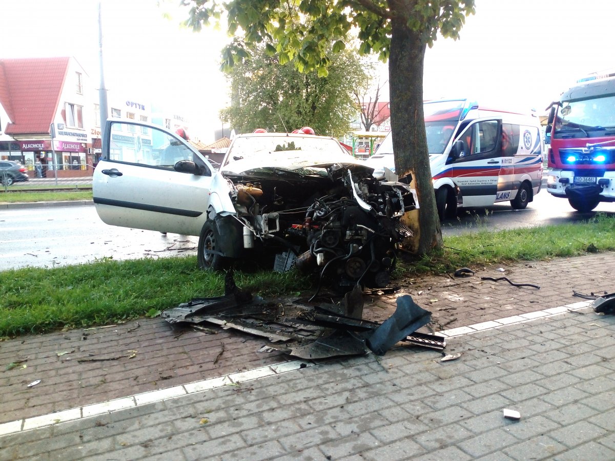 Na miejscu wypadku doszło do... wypadku [ZDJĘCIA]