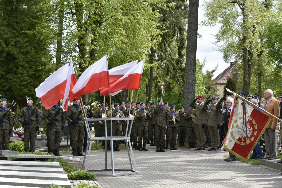 Elbląg uczcił 74. rocznicę zakończenia II wojny światowej [zdjęcia]