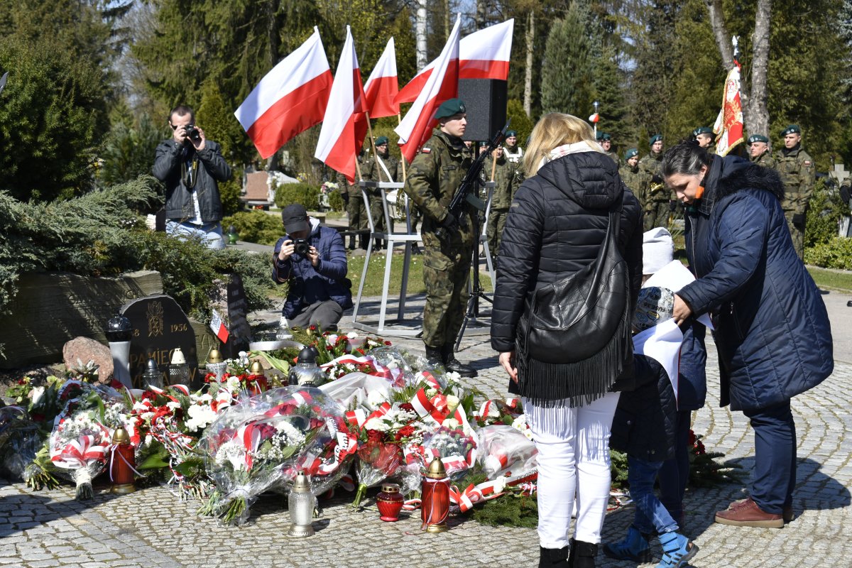 Elbląg uczcił 79. rocznicę Zbrodni Katyńskiej [ZDJĘCIA]