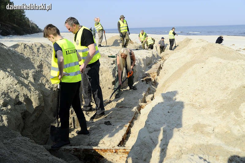 Poszukiwania na Mierzei Wiślanej dobiegają końca. Wiemy, co znaleziono na plaży! [AKTUALIZACJA, ZDJĘCIA, VIDEO]