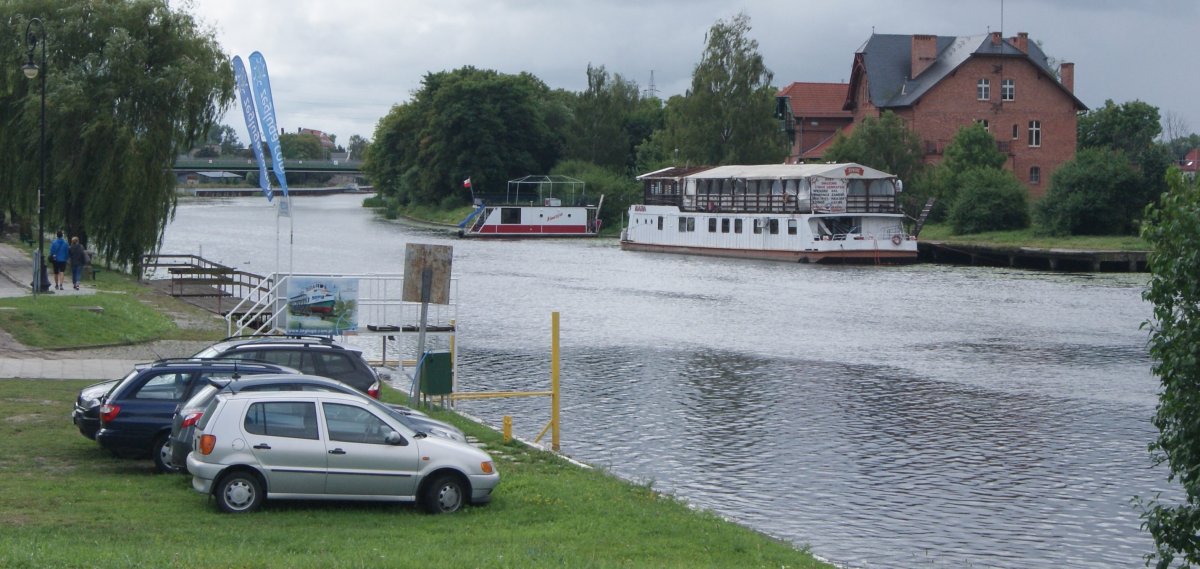 Chcą słupków na chodnikach 
