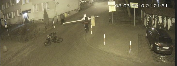Uszkodził szlaban na Słonecznej. Teraz szuka go policja [film]