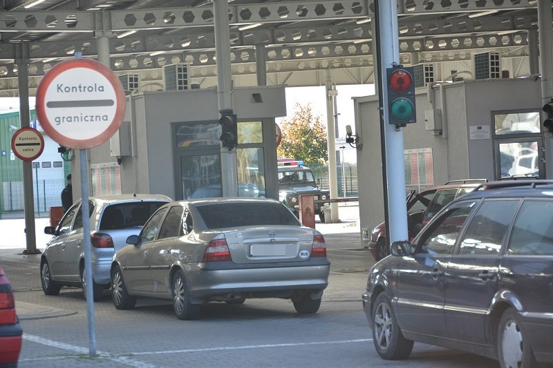 Czasowo wstrzymana odprawa na przejściu w Gronowie