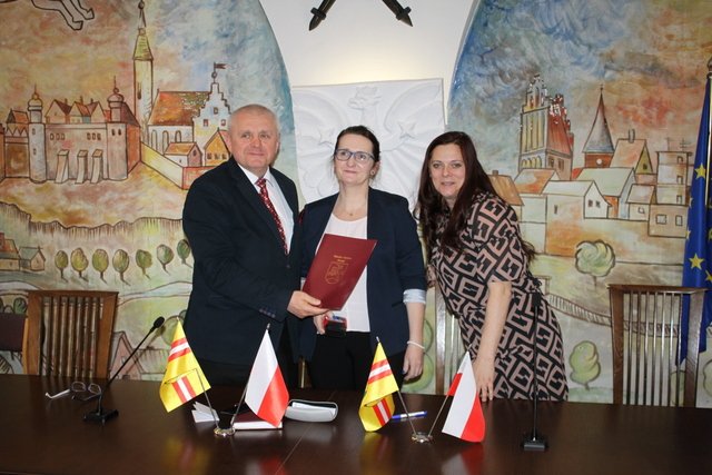 Podpisanie umów z organizacjami pozarządowymi