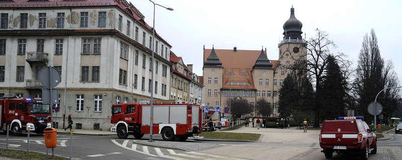 Alarm bombowy w Urzędzie Miasta. To kolejny taki przypadek w ciągu kilku dni [AKTUALIZACJA+ZDJĘCIA]