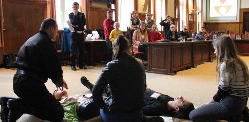 Co wiedzą o obronie cywilnej? 
