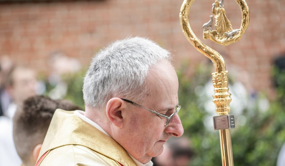 Biskup elbląski w raporcie do papieża Franciszka I. Chodzi o duchownych, którzy chronili księży-pedofilów