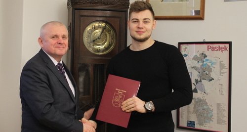 Stypendium sportowe dla Kacpra Oleszczuka