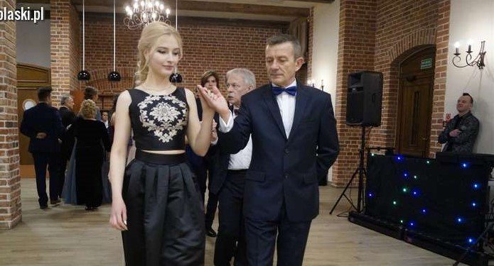 Ich pierwszy dorosły bal w życiu. Tak na studniówce bawili się uczniowie szkoły muzycznej