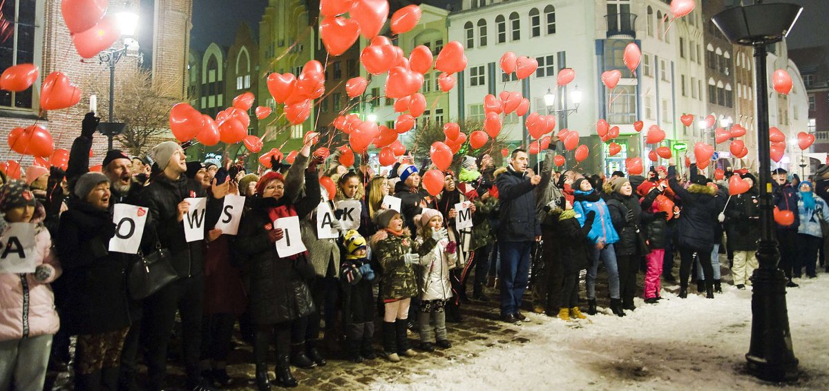 Elblążanie solidarni z Jurkiem Owsiakiem i Orkiestrą [zdjęcia]
