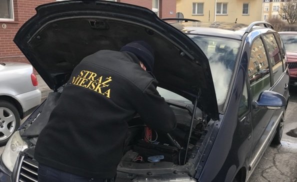 Twoje auto nie chce odpalić? Zadzwoń pod 986