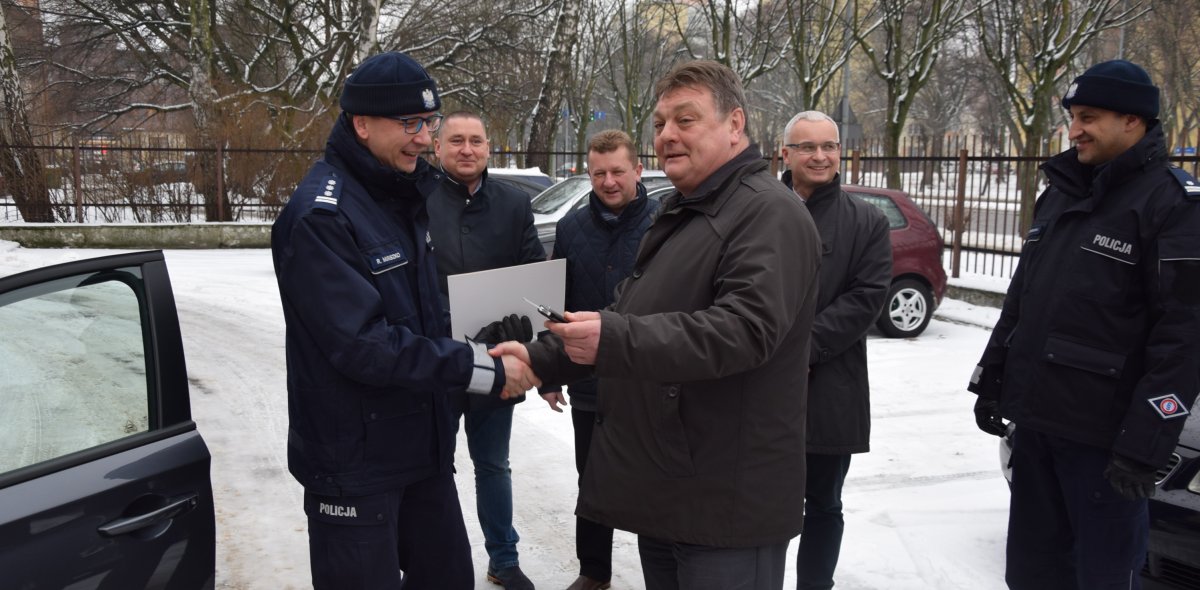Nie można go pokazać. Nowy radiowóz dla policjantów w Elblągu