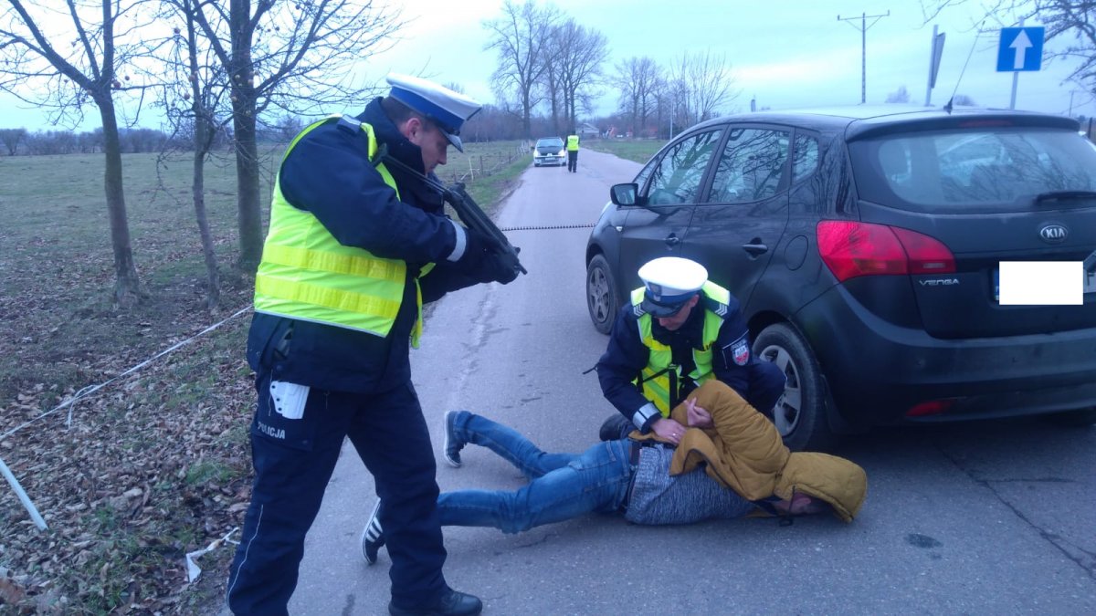 Sceny jak z filmu sensacyjnego w Stegnie 