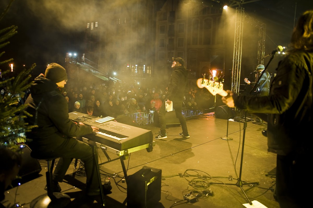 Świąteczne Spotkania Elblążan. Wigilia i koncert Szymona Wydry na zakończenie [film, zdjęcia]