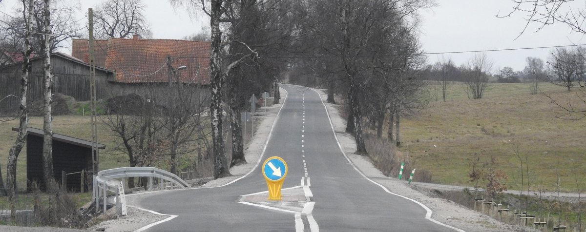 Tu była dziura na dziurze. Zobacz, jak przebudowali drogę w powiecie elbląskim [zdjęcia]